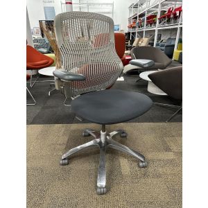 Knoll Generation Task Chair (Pebble/Charcoal)