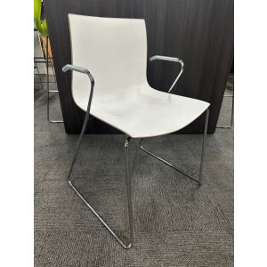 Arper Catifa 46 Dining Chair (White/Chrome)