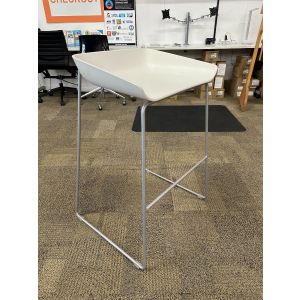 Steelcase Scoop Stool (White/Silver)