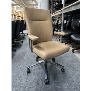 Bernhardt Polit Swivel Executive Chair (Tan/Chrome)