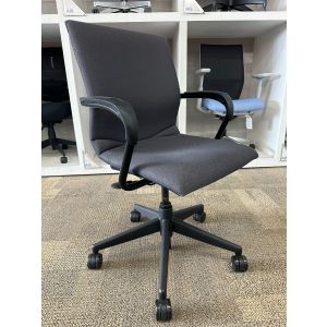 Steelcase Protege Conference Chair (Grey/Black)